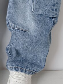 SHEIN 男童牛仔工裝長褲，休閒牛仔街頭風，淺藍色做舊水洗，多口袋設計，寬鬆大腿版型，秋季 - 中等水洗藍 - 查看 8