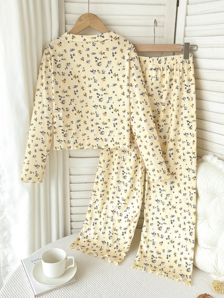 SHEIN Tween Girl Autumn/Winter Casual Button Half-Opening Long Sleeve Knitted Ribbed Ditsy Floral Pullover Top & Matching Pants 2 Pieces Loungewear Set, Pale Yellow - Yellow - View 2