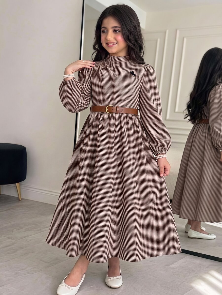 SHEIN 少女秋季休閒正式優雅復古色格紋小Logo刺繡圓領抽褶腰長袖長洋裝,適合學校派對,黑色 - 卡其色 - 查看 1