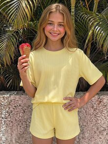 SHEIN Teen Girls Casual Vacation Yellow Textured Loose Short Sleeve T-Shirt & Shorts Set - Yellow - View 1