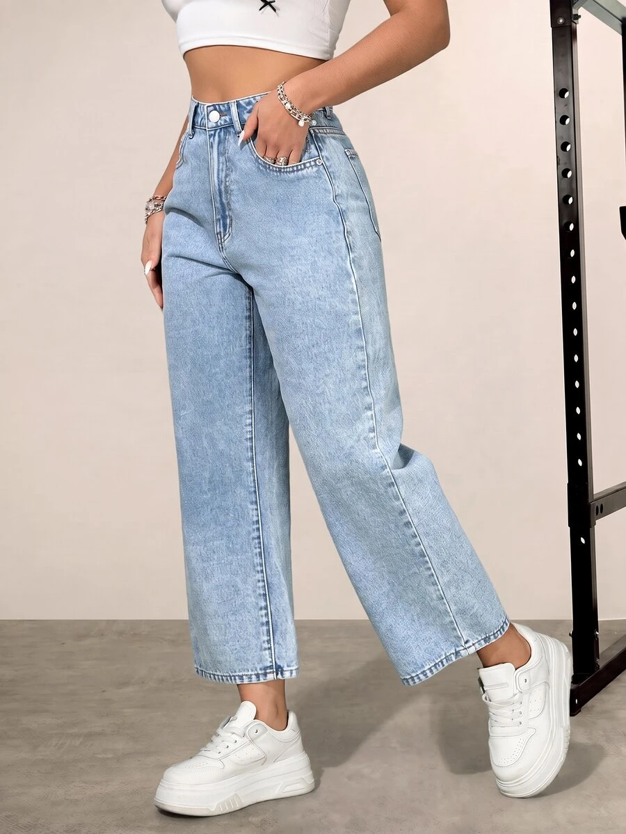 Flexra Plus Size Women Pocket Striped Loose Casual Jeans - Light Wash - View 1