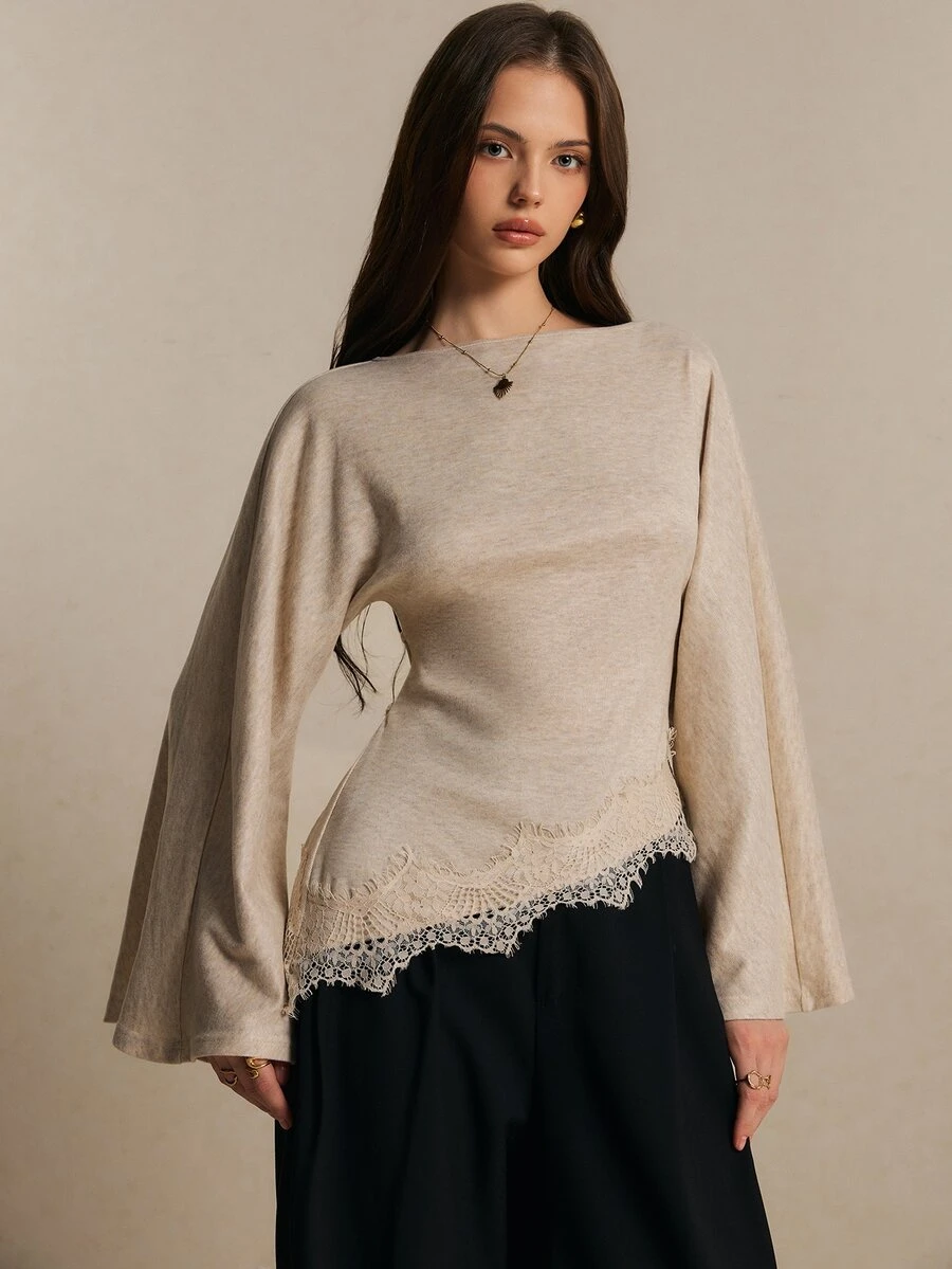 Poéselle 女款優雅米色針織上衣,船領長袖喇叭袖不對稱蕾絲飾邊襯衫,適合秋冬休閒日常穿著與外出穿搭 - 杏色 - 查看 1