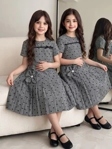 SHEIN 少女迷你洋裝，可愛制服風優雅灰色夏季茶會校園風圓領短袖，附蝴蝶結裝飾與黑色緞帶飾邊，休閒款 - 灰色 - 查看 3