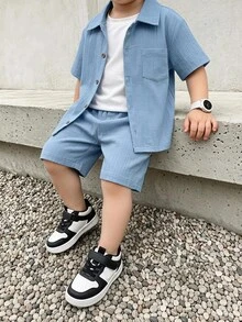 SHEIN 小男孩白色短袖襯衫與百慕達短褲套裝 常規長度 日常休閒 聚酯纖維 附口袋細節 夏季粉色 - 淺藍色 - 查看 3