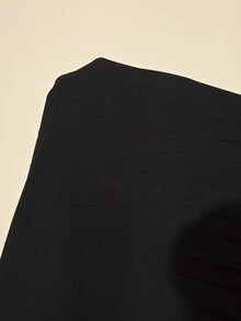 MaterniWear فستان أمومة للرضاعة وظيفي مطوي بطراز عتيق - الأسود - مشاهدة 7