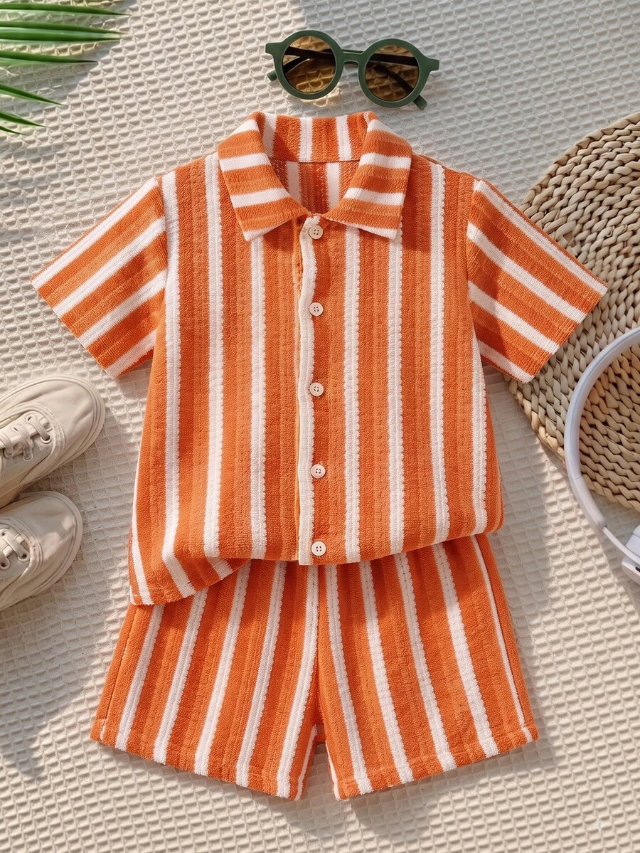 SHEIN 男孩白色紋理針織襯衫與短褲2件套，海灘夏季款
