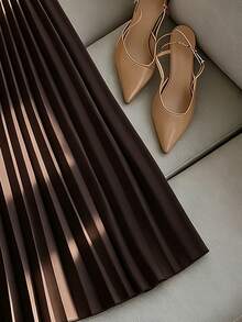 SHEIN Raffinéa Shades Of Brown 秋季優雅早午餐兩件套，柔杏色方領泡泡袖珍珠鈕扣襯衫與焦糖色百褶長裙套裝 - 咖啡棕 - 查看 7