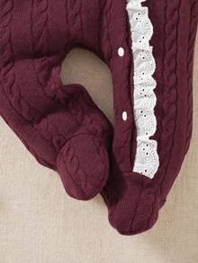 SHEIN 2pcs Newborn Baby Girl Christmas Winter Burgundy Cable Knit Footed Romper Sweet Lace Ruffle Bow Long Sleeve Round Neck Winter Holiday Party Outfit - Burgundy - View 8