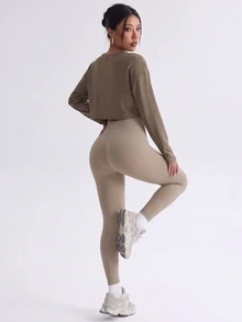 Dewbera Dewbera 女款純色細肩帶背心、長袖上衣與緊身褲休閒端莊運動休閒套裝，適合日常運動、健身房健身，棕色夏季運動服 - 卡其色 - 查看 6