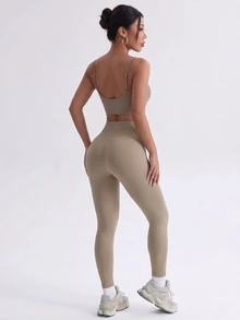 Dewbera Dewbera 女款純色細肩帶背心、長袖上衣與緊身褲休閒端莊運動休閒套裝，適合日常運動、健身房健身，棕色夏季運動服 - 卡其色 - 查看 7