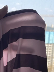 SHEIN 美式復古粉色與棕色條紋亨利領長袖女款T恤，半鈕扣圓領蕾絲飾邊下擺修身短版上衣 - 彩色 - 查看 6