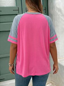 SHEIN CURVE+ 大尺碼女款夏季休閒撞色插肩袖T恤上衣 春季海灘度假波西米亞風 - 彩色 - 查看 6