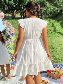 Rometta 大码女款大码 V 领刺绣边饰纹理连衣裙 - 白色 - 查看 2