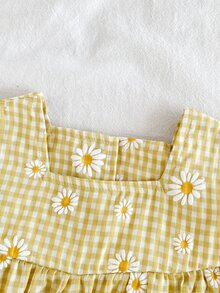 SHEIN Sweet And Lovely Daisy-Print Yellow-And-White Gingham Dress With Ruffled Flutter Sleeves And Princess-Style Hem For Baby Girls – New Arrival. - Yellow - View 7