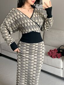 Feyla Women's Letter Pattern V-Neck Batwing Long Sleeve Fitted Elegant Knit Dress - Multicolor - View 4