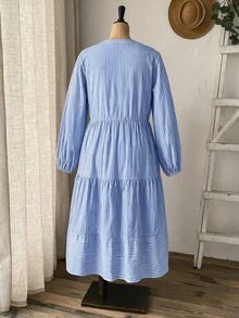 Rusticease 大尺碼女款藍白條紋百褶休閒可愛優雅熱帶度假派對早午正式洋裝 2026 秋季鄉村風服飾 - 藍白色 - 查看 2