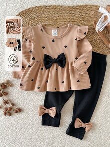 SHEIN 2件組新生兒秋冬針織棉套裝 0-12個月女嬰休閒愛心印花長袖上衣＋素色長褲套裝 - 彩色 - 查看 1