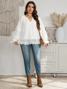 EMERY ROSE Áo blouse tay dài cổ V xẻ tà viền bèo thêu màu trắng toàn bộ size lớn, phong cách thanh lịch cho công sở, brunch, tiệc tối, mùa thu đông 2026 - trắng - Xem 6