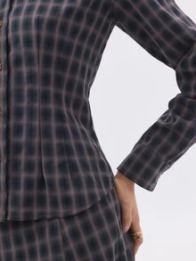 KÆRIA Hus Tailored Waist Check Shirt - Refined Stretch Woven - Navy Brown Check - Polished - Blue - View 8