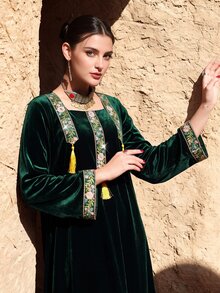 Mulvari Al Najma Women Fall Winter Elegant Dark Green V Lapel Velvet Long For Banquet Party Gold Embroidery Applique, Luxurious And Graceful Style, Jalabiya - Green - View 4