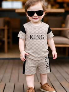 SHEIN 1Set Baby Boy Outfit Geometric Pattern Print 'KING' Letter Decor Short Sleeve T-Shirt Shorts Silver Summer Casual Cowboy Modest Beach Holiday - Multicolor - View 8