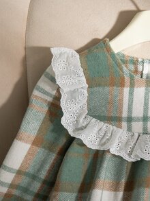 SHEIN 女童秋季母女套裝 7歲生日 白色格紋公主風 中磅數刷毛布料 蕾絲荷葉邊圓領長袖洋裝 聖誕 - 綠色 - 查看 7