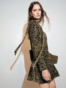 MOTF PREMIUM Velvet Jacquard Deep V-Neck Short Long Sleeve Dress, Autumn/Winter - Olive Green - View 5