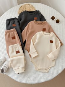 SHEIN 6pcs Toddler Baby Boy Bodysuit Sweatshirt Pants Preppy Khaki Grey Leather Patch Ribbed Long Sleeve Round Neck Regular Holiday Fall Christmas Baggy Solid - Brown - View 8