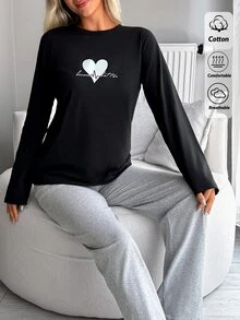 SHEIN طقم بيجامة نسائي مقاس كبير بتوب أكمام طويلة بطبعة قلب وبنطلون طويل بنقشة كاروهات - أبيض وأسود - مشاهدة 4