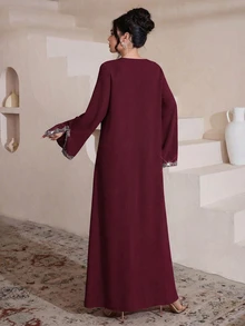Al Najma 刺繡串珠寬鬆長袖開衩長洋裝，優雅端莊菲律賓風情波爾多紅編織女裝，土耳其阿拉伯傳統婚禮晚宴秋季穿搭 - 酒紅色 - 查看 2