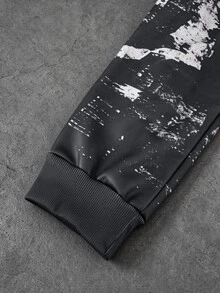 ROMWE MEN Áo hoodie kéo khóa phong cách đường phố Mỹ, họa tiết collage nhân vật tối màu, form oversize, in Gothic vintage mài rách - Đen và trắng - Xem 4