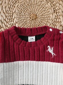 SHEIN 3件組新生兒男嬰毛衣褲套裝，可愛學院風酒紅白色黑馬刺繡羅紋長袖圓領加厚生日秋季連身衣附帽子 - 彩色 - 查看 8