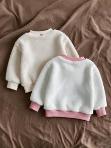 SHEIN 2件組幼童女童運動衫運動褲套裝，甜美可愛粉白蝴蝶結貼花，毛茸茸長毛絨長袖圓領加厚款，適合戶外度假冬季穿搭 - 杏色 - 查看 4