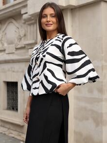 French Retro White Animal Print Zebra Puff Sleeve Short Jacket,Elegant Metal Button Fall Winter Top Day Party,Chic Versatile Commuting Street Style - Multicolor - View 3