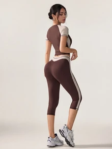 SHEIN Women's Striped Colorblock Short Sleeve Top And Fitted Capris Sports Set - Brown - View 2