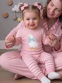 SHEIN 嬰幼兒可愛舒適卡通印花修身睡衣套裝居家服套裝 - 粉色 - 查看 1