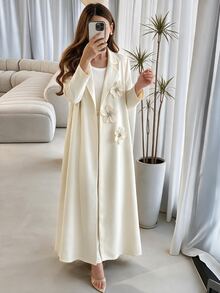 Al Najma Cárdigan tipo blazer casual y versátil con flores 3D de color crema - Beis - Ver 1