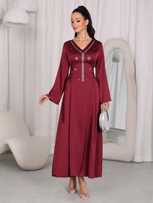 Al Najma 女式优雅长袖阿拉伯风格水钻装饰连衣裙 - 酒紅色 - 查看 6