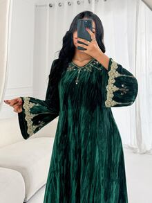 Al Najma Women's V-Neck Rhinestone Decor Flare Sleeve Arabian Dress - Green - View 10