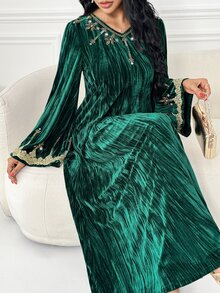 Al Najma Women's V-Neck Rhinestone Decor Flare Sleeve Arabian Dress - Green - View 9