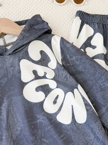 SHEIN 2件組小男孩灰色運動休閒極簡酷感時尚卡通不對稱大字母印花連帽衫與配套鬆緊腰長褲，舒適百搭寬鬆長袖連帽套裝，適合秋冬、外出、街頭風、返校穿搭 - 灰色 - 查看 5