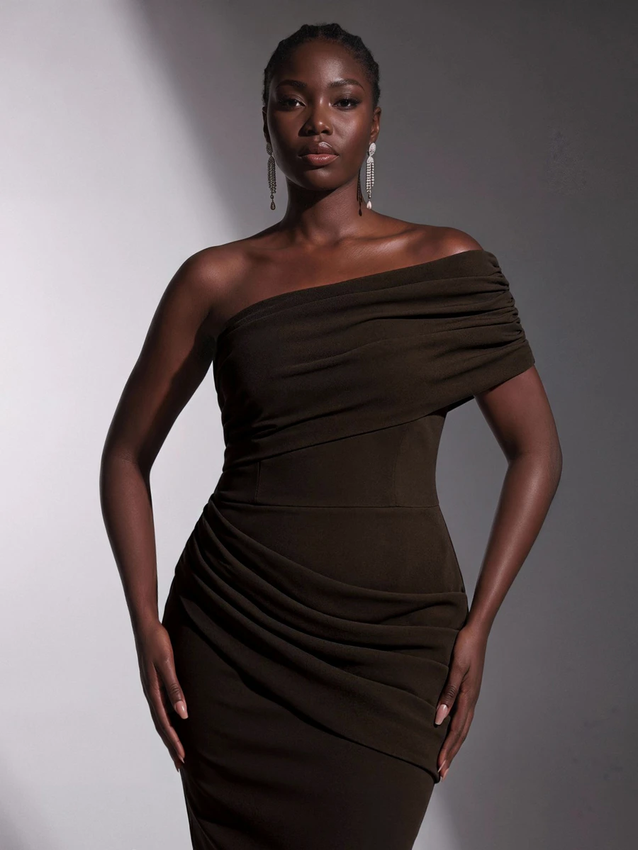 Elitara Plus-Size Elegant Classy Dark Brown Asymmetrical Pleated Fishtail Gown With Train Weddings Evening Dinner Parties Formal Fall