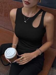 DAZY Women's Solid Color Hollow-Out Round Neck Fitted Camisole - Black - View 4