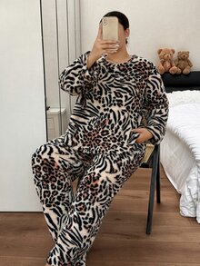 Napfluff CURVE Napfluff CURVE Women's Autumn/Winter Leopard & Zebra Print Patchwork Animal Pattern Flannel Pajama Set, Round Neck Long Sleeve Loose Plus Size Fuzzy Loungewear - Multicolor - View 6