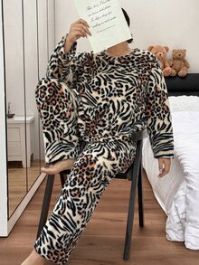 Napfluff CURVE Napfluff CURVE Women's Autumn/Winter Leopard & Zebra Print Patchwork Animal Pattern Flannel Pajama Set, Round Neck Long Sleeve Loose Plus Size Fuzzy Loungewear - Multicolor - View 5