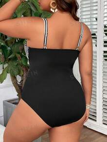 SHEIN Swim Curve Plus Size Women's One-Piece Ribbed Underwire Swimsuit,Ruched Crossover Front Padded Black And White Plaid,Summer,Tropical,Beach,Holiday Supportive - Black and White - View 3