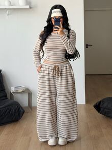 Coolane طقم كاجوال مقاس كبير بكتف غير متماثل وخطوط وأكمام طويلة مع بنطال طويل بخصر برباط - لون مشمشي - مشاهدة 2