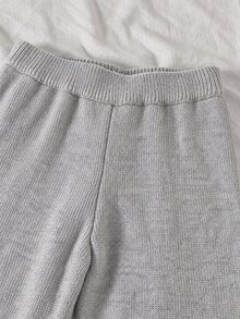SHEIN 2件組小男孩休閒灰色羅紋高領軟厚針織套頭毛衣套裝，秋冬裝飾徽章設計兩件式穿搭 - 灰色 - 查看 3