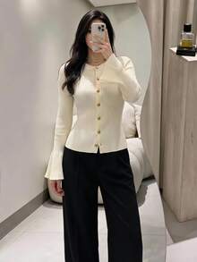 Seusyu 女款喇叭袖鈕扣修身長袖白色開襟衫,秋冬款 - 白色 - 查看 2