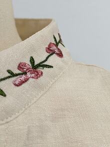 Elouméa 女款夏季復古刺繡立領短袖襯衫，白色溫柔風V領花卉上衣，修身百搭通勤與度假風 - 杏色 - 查看 6